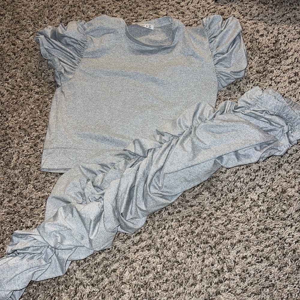 A cute gray 2 piece